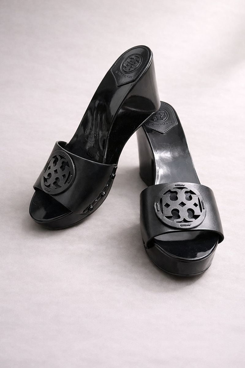 Tory Burch Black Patent Platform Wedge Sandals with Cut-Out Medallion – Women’s Designer Heels