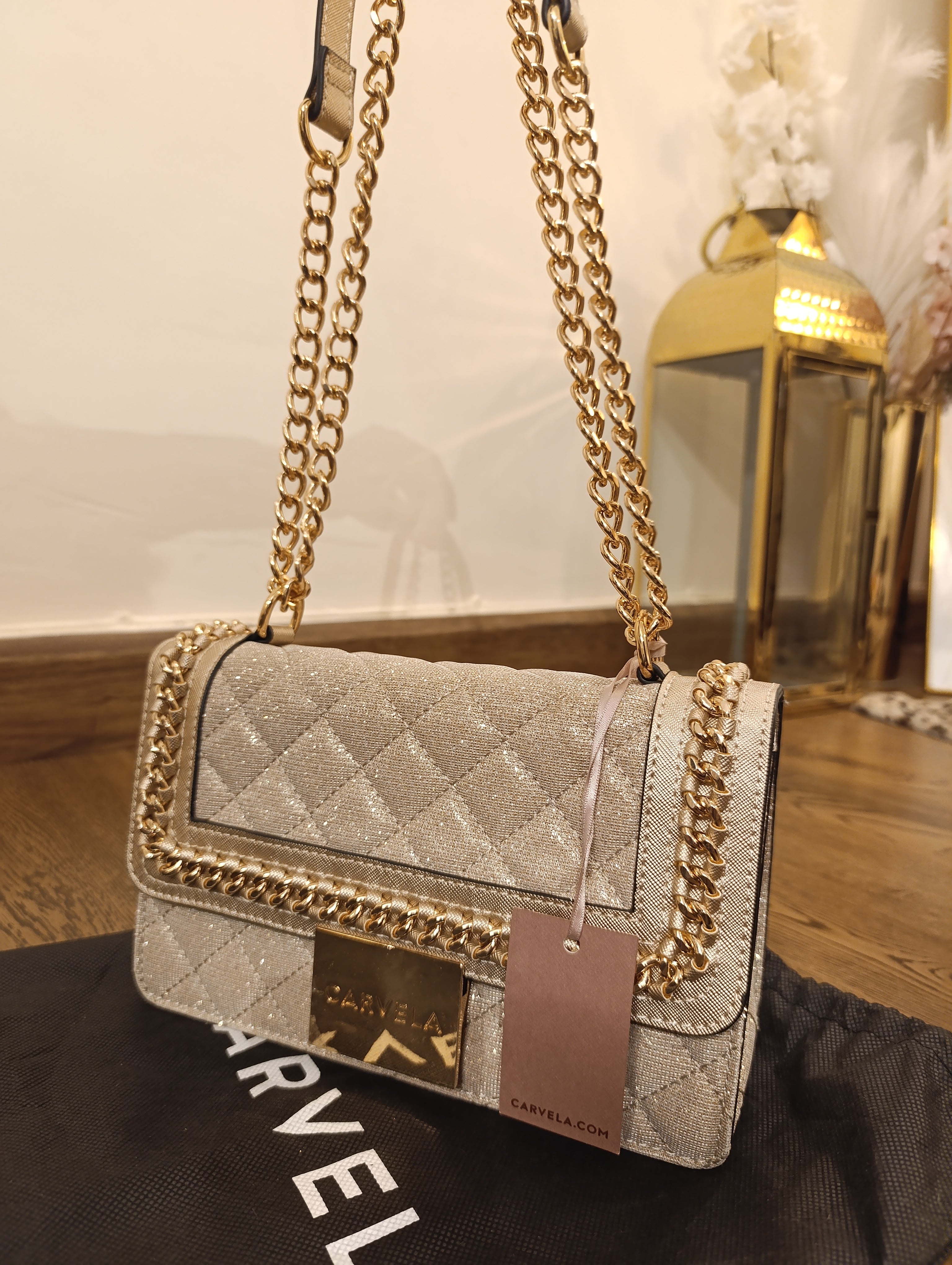 Carvella chain bag