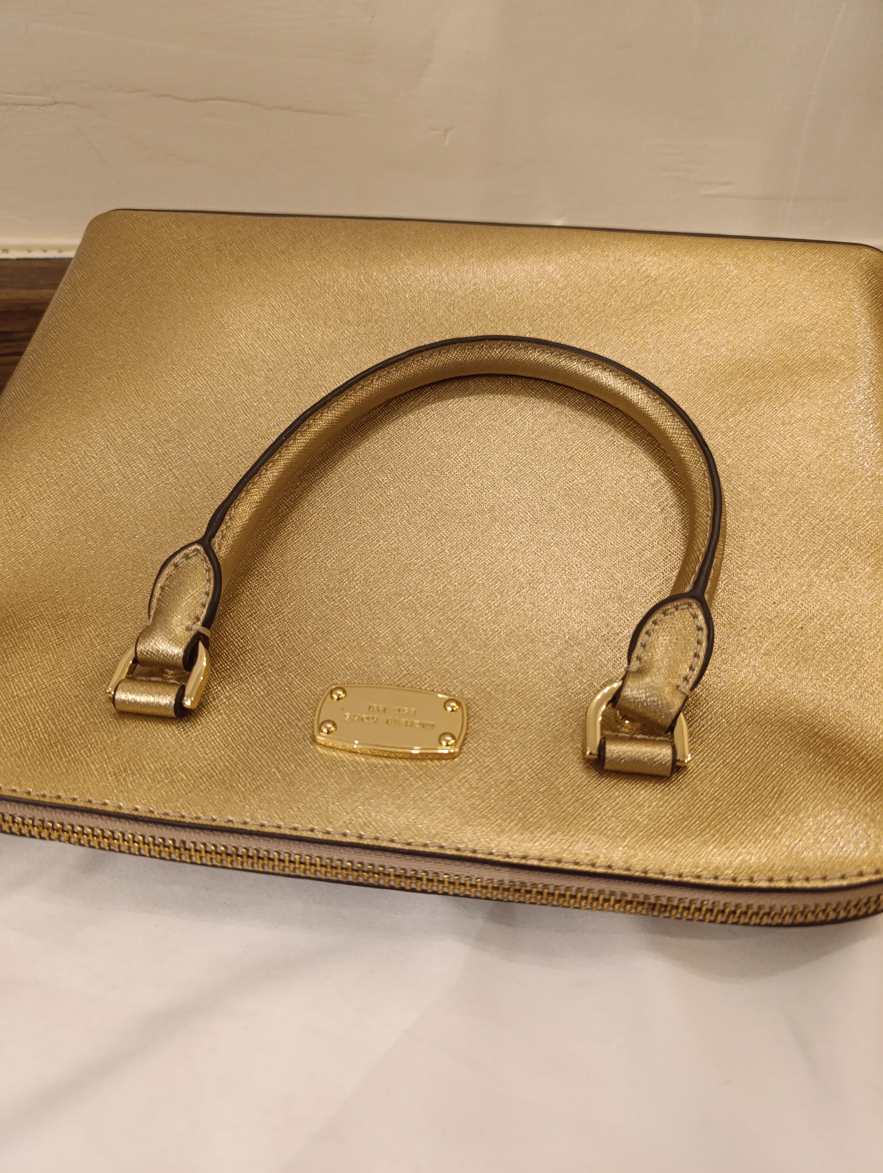 Michael kors satchel