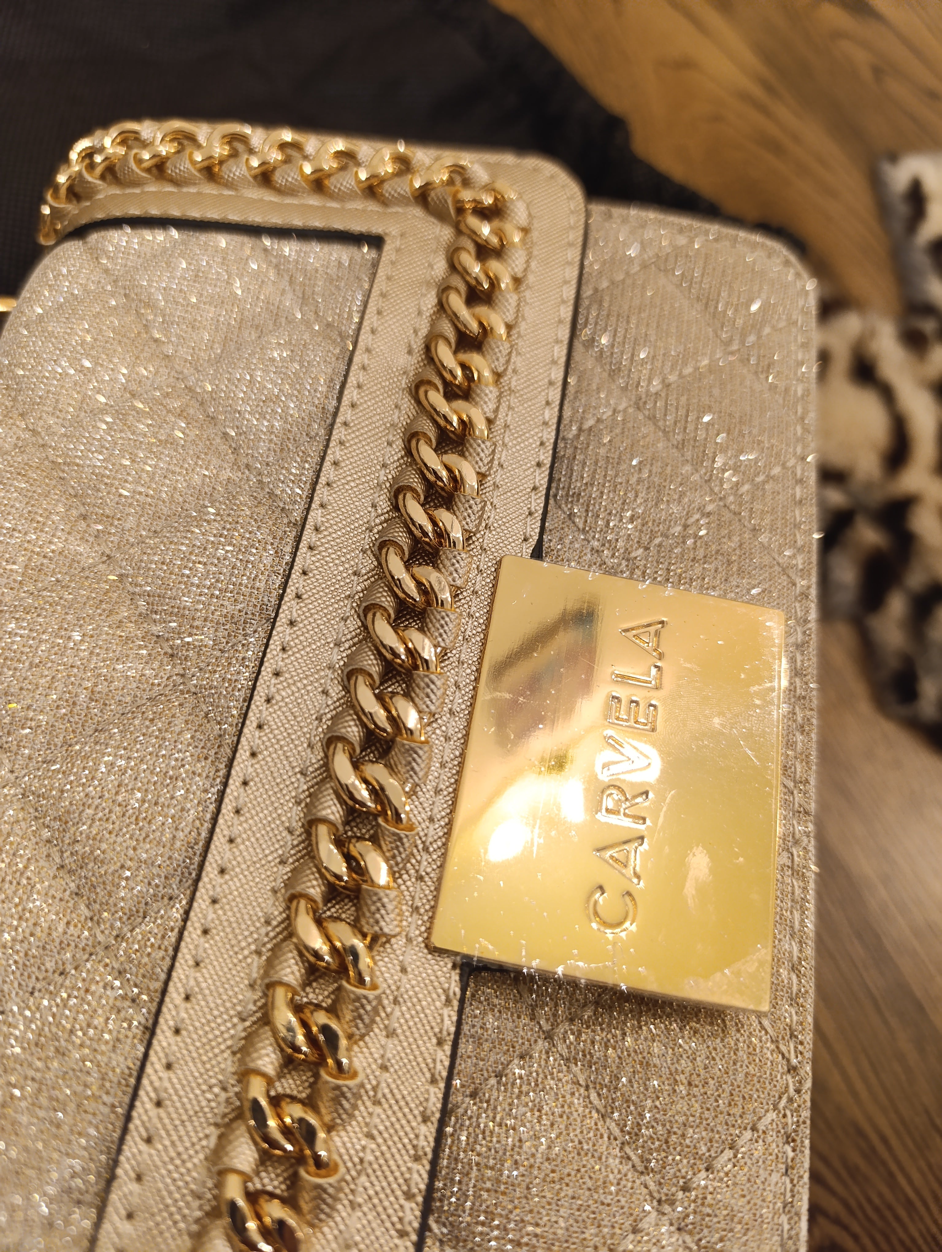 Carvella chain bag