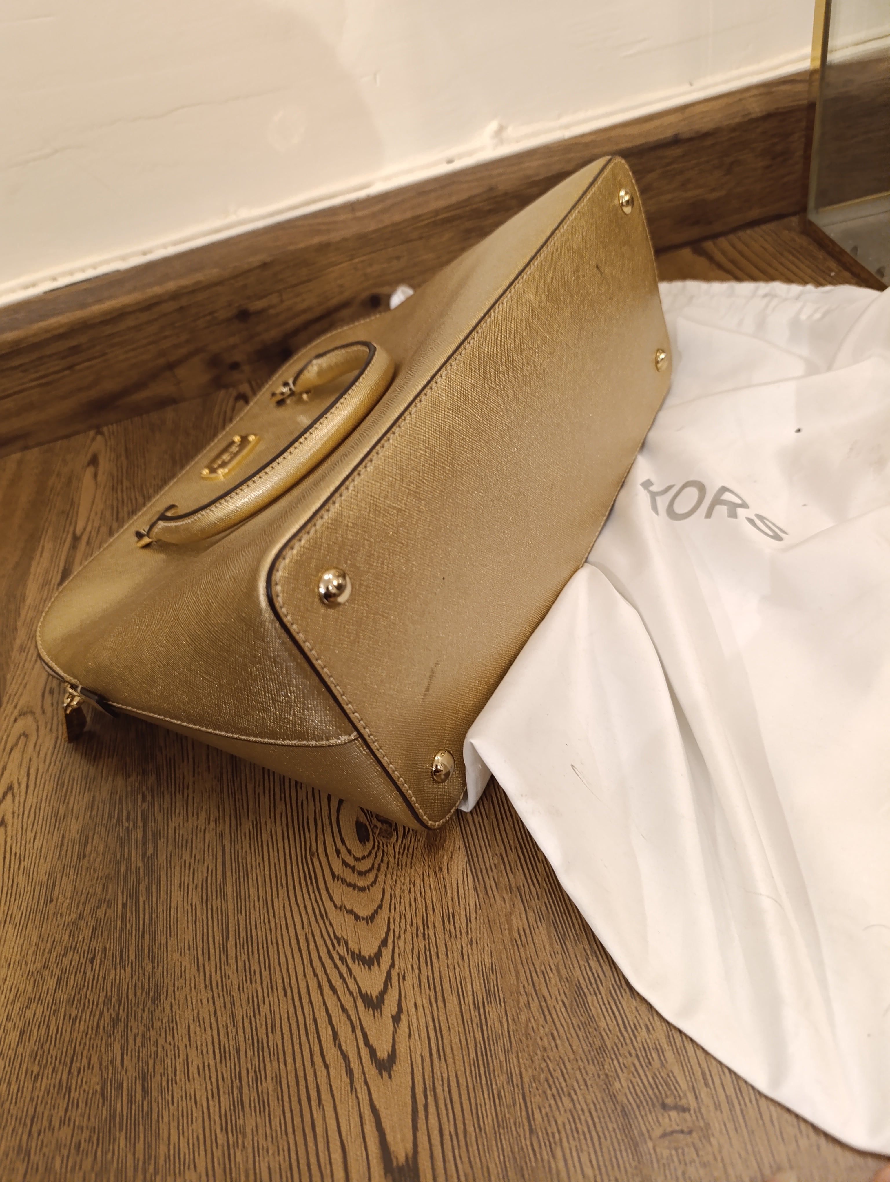 Michael kors satchel