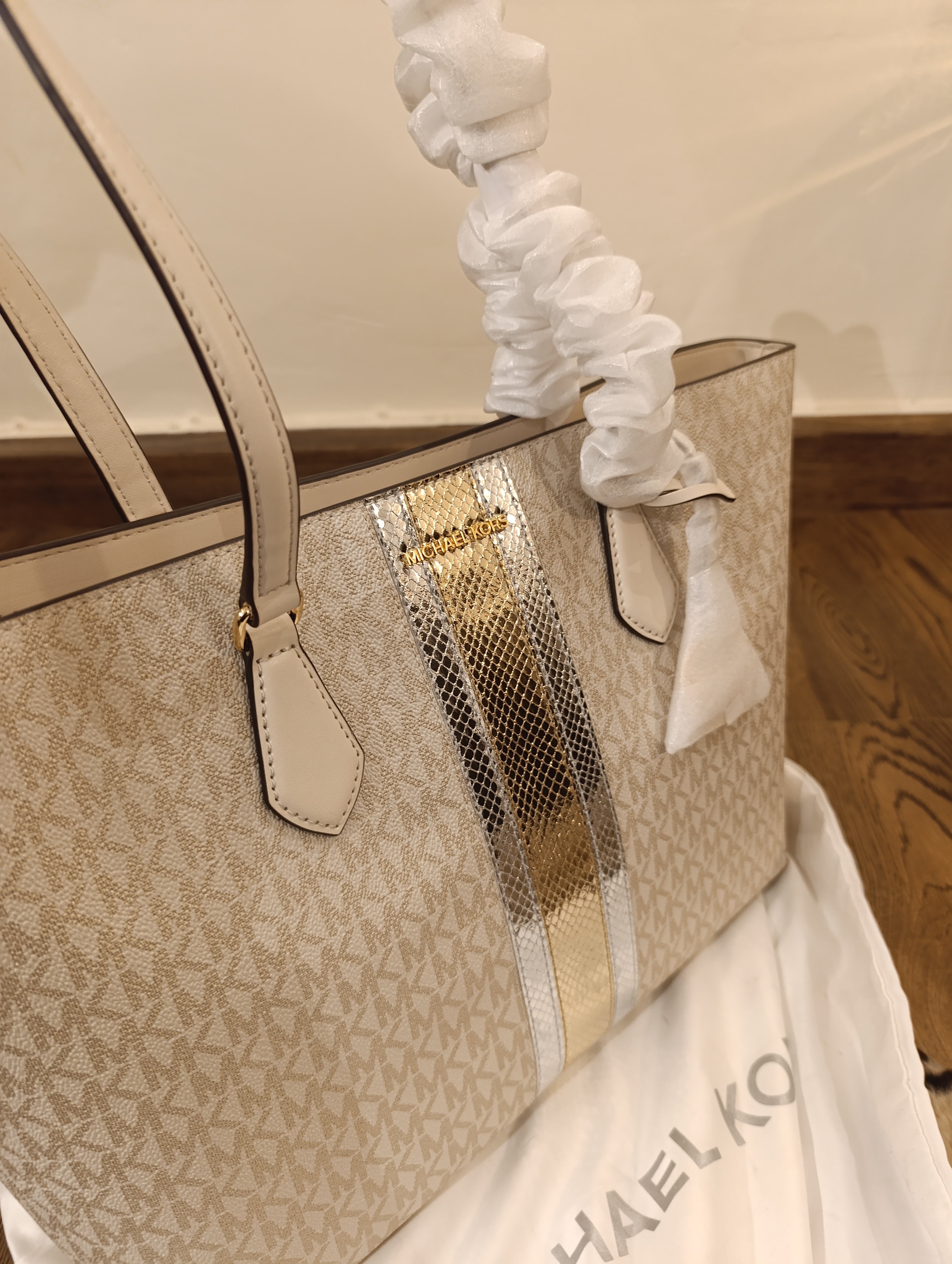 Mk tote