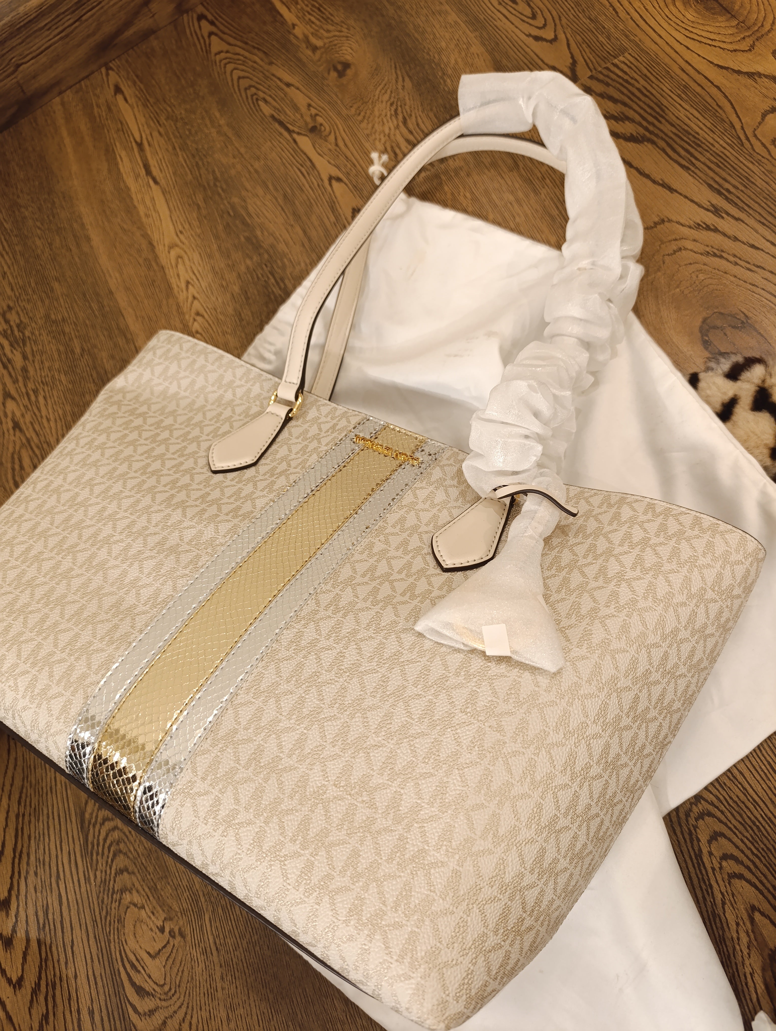 Mk tote
